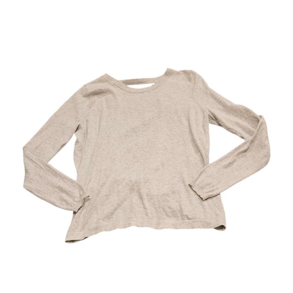 Light Gray Long Sleeve Back Twist Women’s Medium (estimate) Knit Casual Shirt